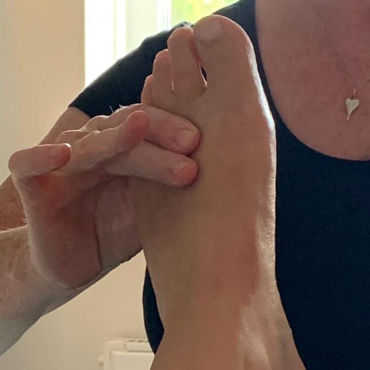 may sutton feet 4