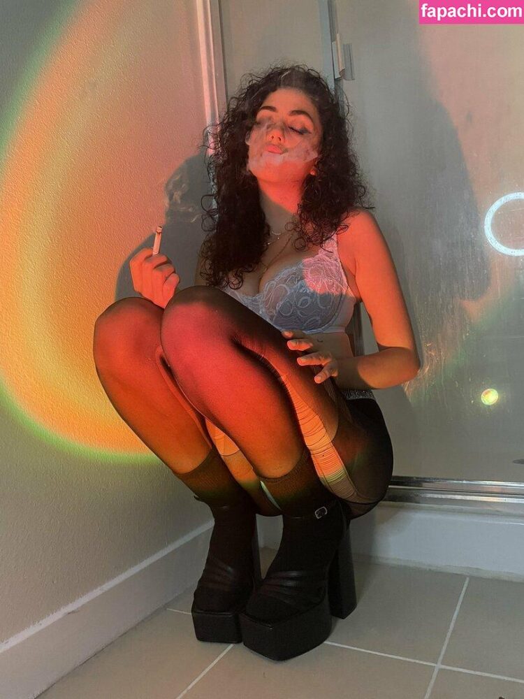 maya abdallah feet 6