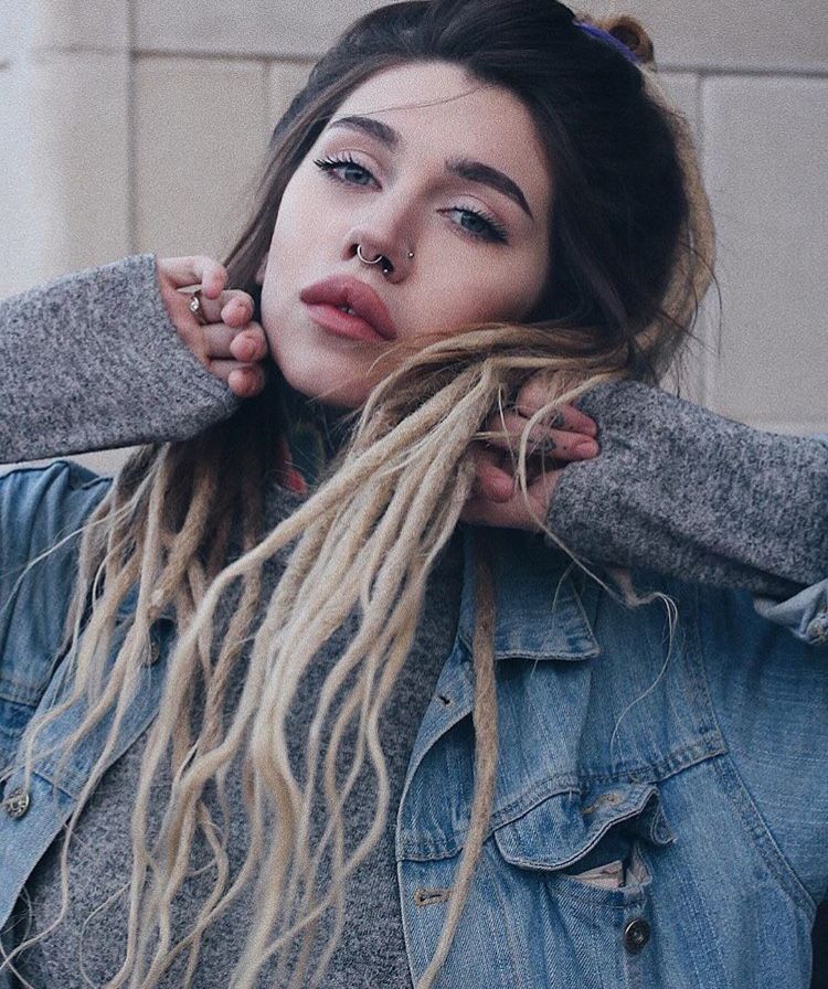 maya zelenskaya feet