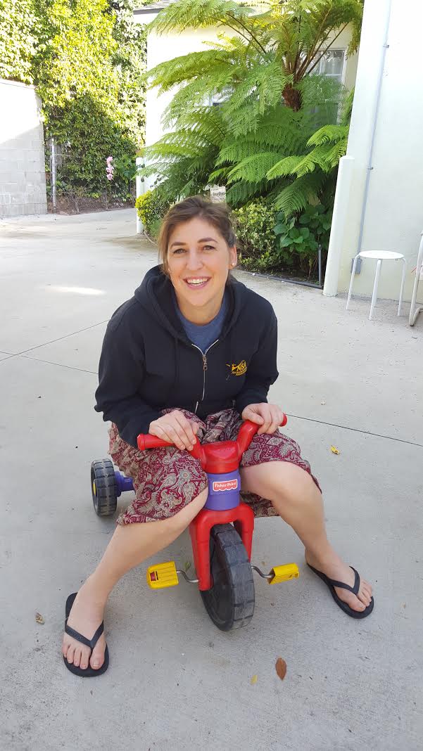 mayim bialik feet 2