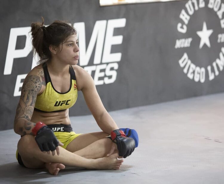 mayra bueno silva feet