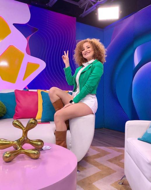 mayra tercero feet 5