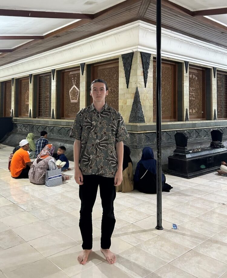 mclaine meachem feet