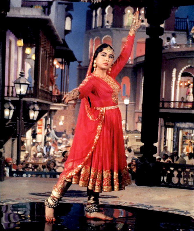 meena kumari feet 2