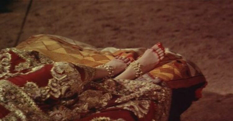 meena kumari feet