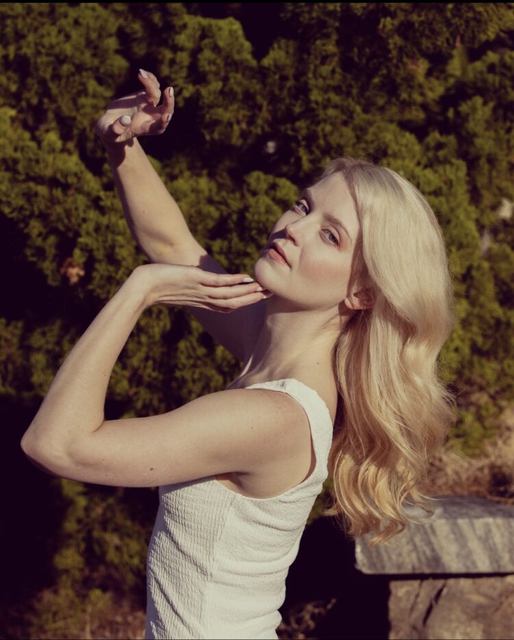 meg morrissey feet 4