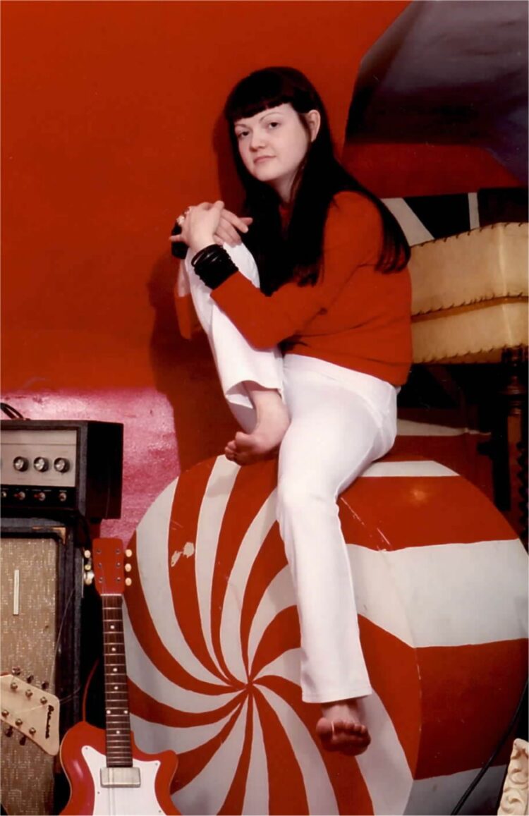 meg white feet 2