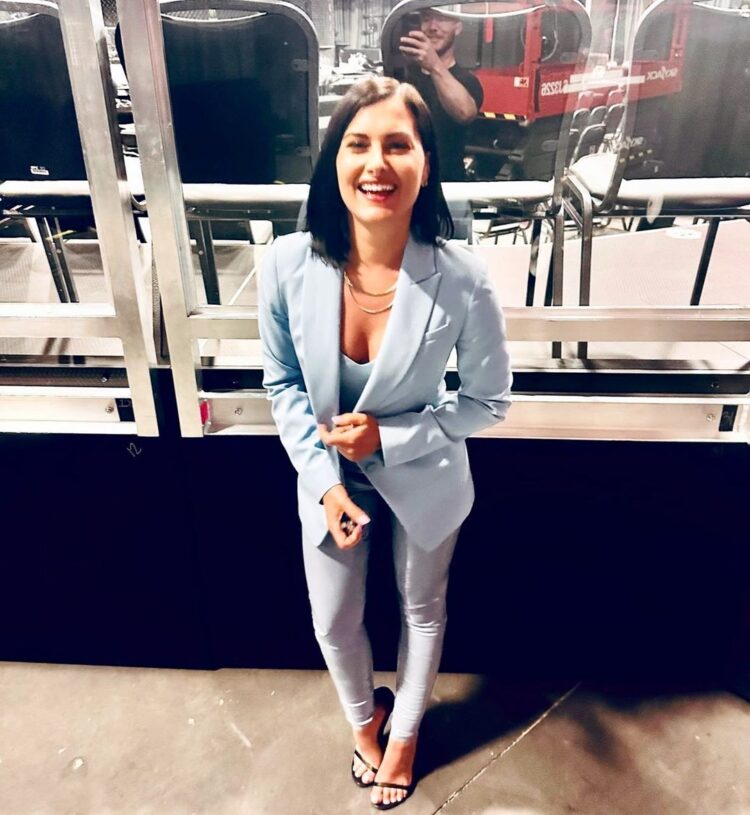 megan olivi feet 2