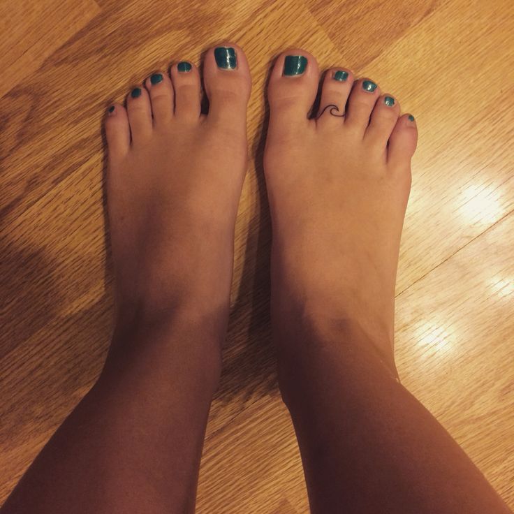 megan wave feet 2
