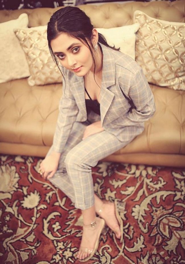 megha chowdhury feet 3