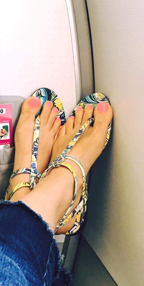 mehreen raheel feet