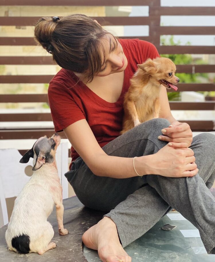 mehwish hayat feet 1