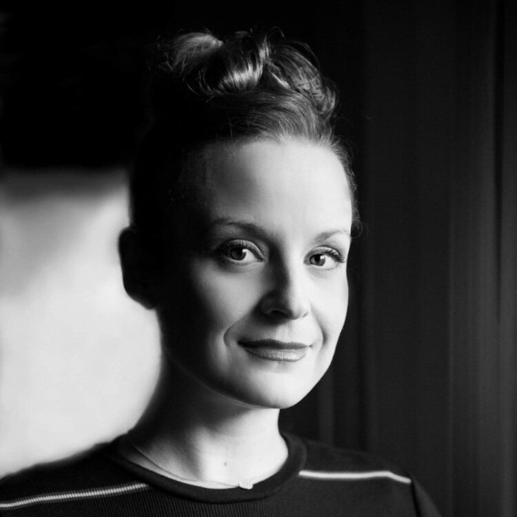 melani cisneros feet