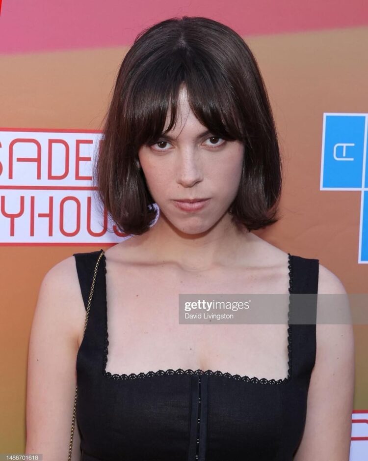 melanie brook feet 5