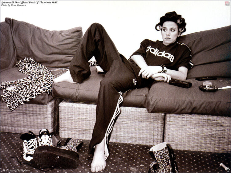 melanie chisholm feet 1