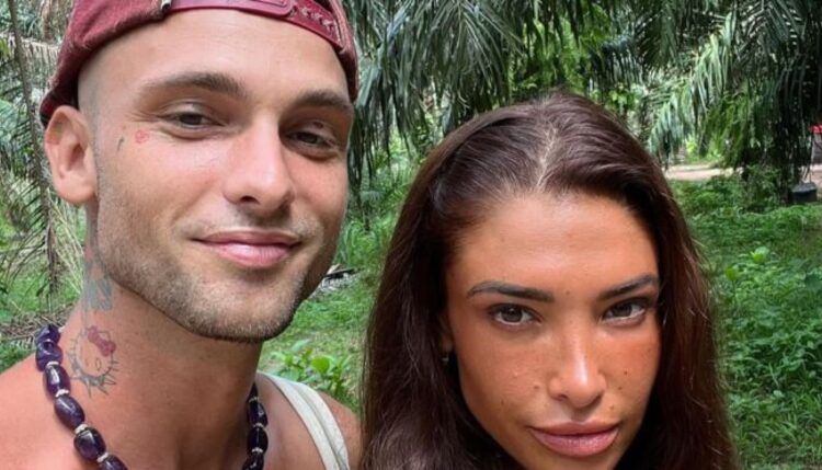 melanie dedigama feet 6