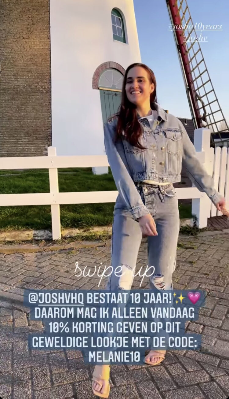 melanie latooy feet 2