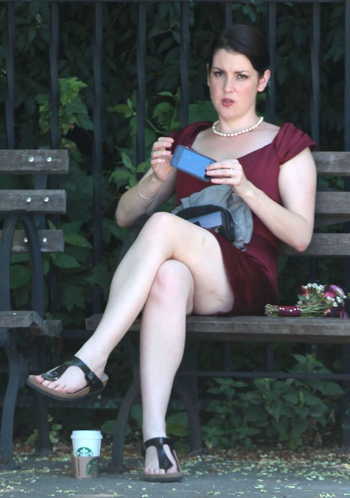 melanie lynskey feet