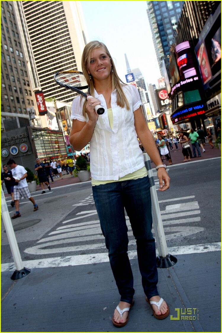 melanie oudin feet 3