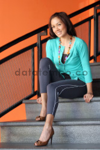 melanie putria feet 3