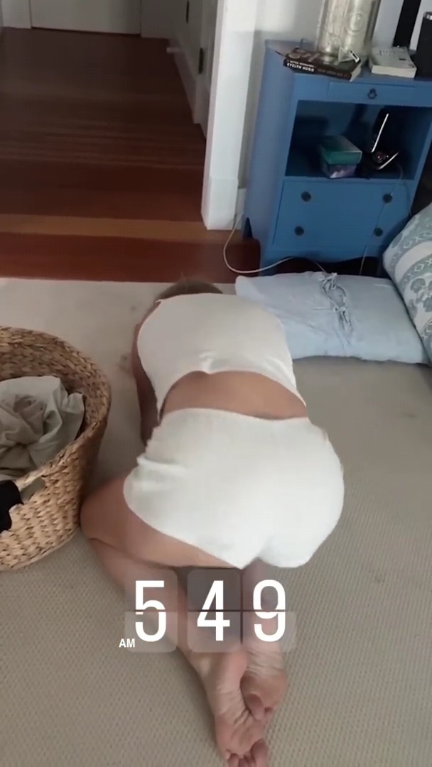 melanie robbins feet 5