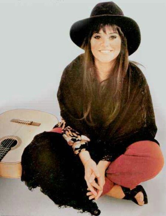 melanie safka feet