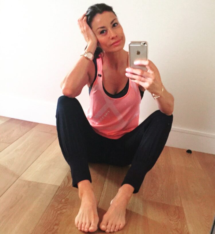 melanie sykes feet 4