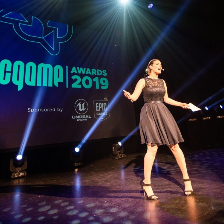 melek ozcagan feet 6