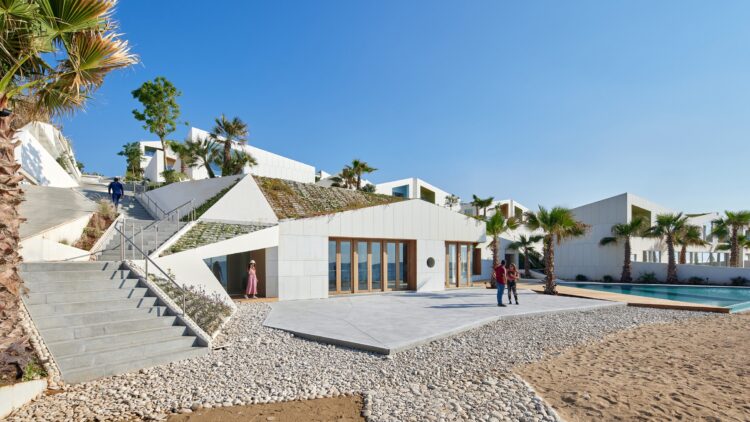 melia bartlett feet 3