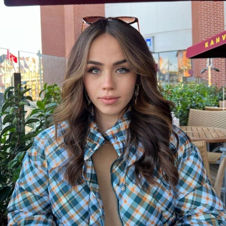 melike gulnur sahin feet