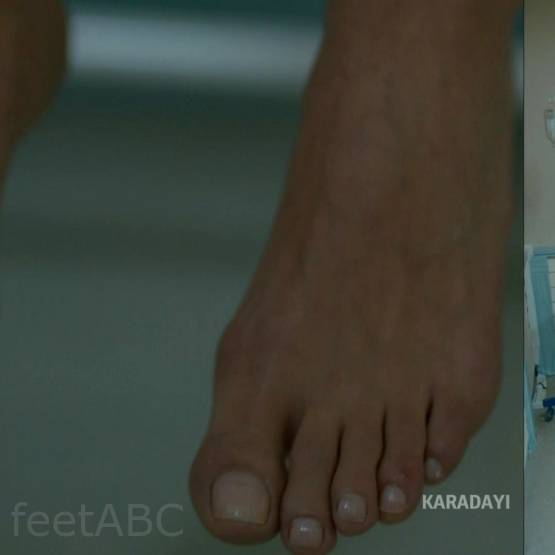 melike ipek yalova feet 1