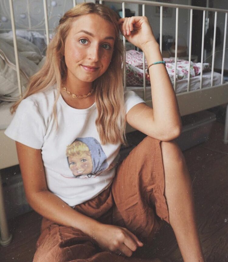 melina grutzner feet