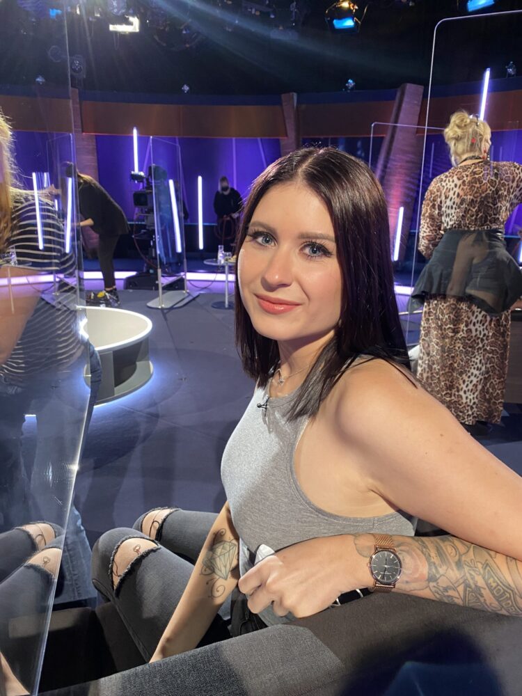 melina melle feet 5 scaled