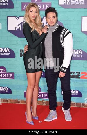 melinda london feet 3