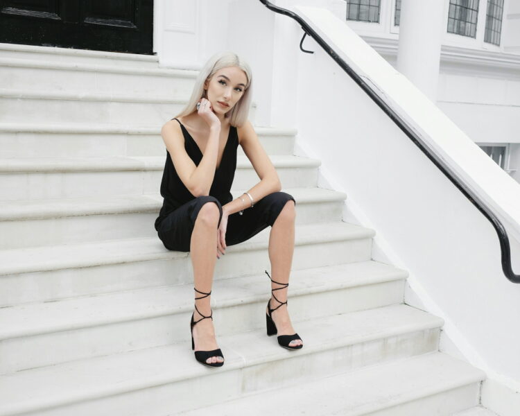 melis ekrem feet 1 scaled