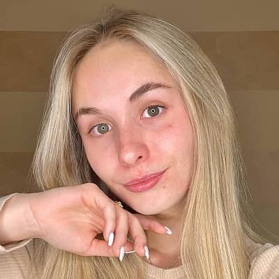 melissa gilardi feet 4