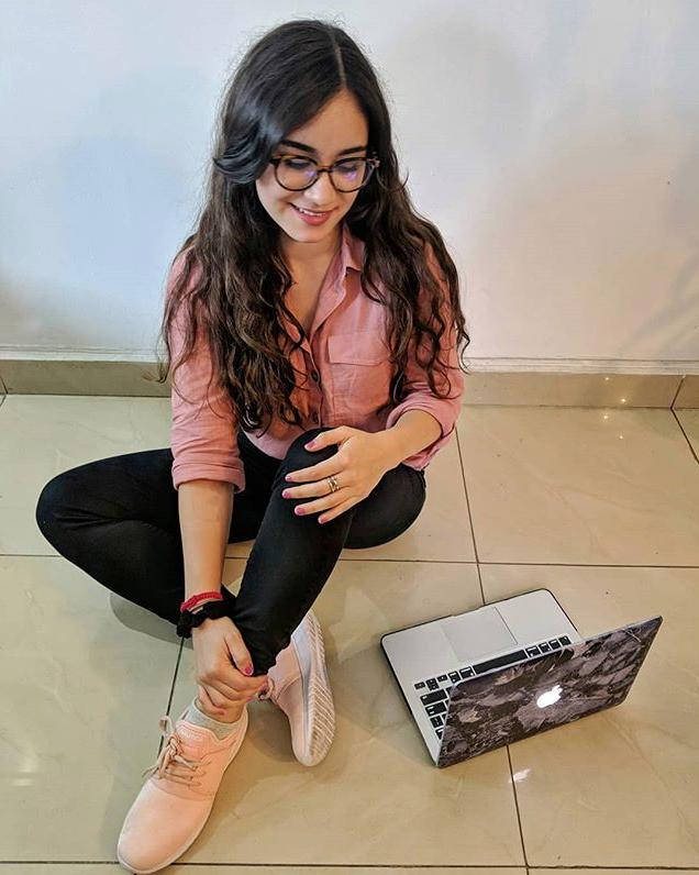 melissa gonzalez feet 6