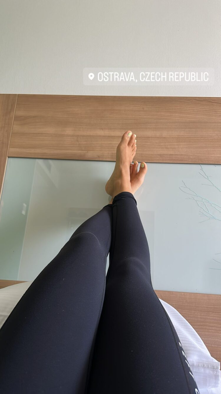 melissa paredes feet 6