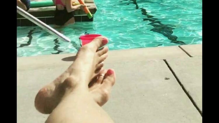 melissa ponzio feet