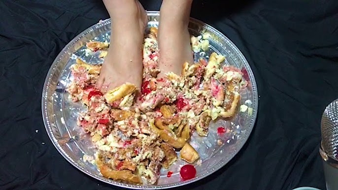 mellawnie asmr feet 1