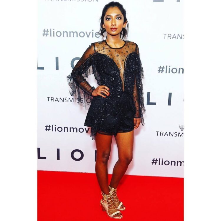 menik gooneratne feet