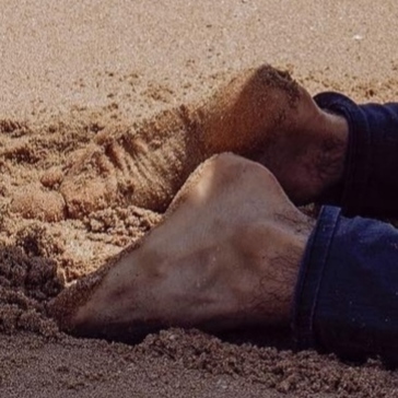 menina telles feet 5