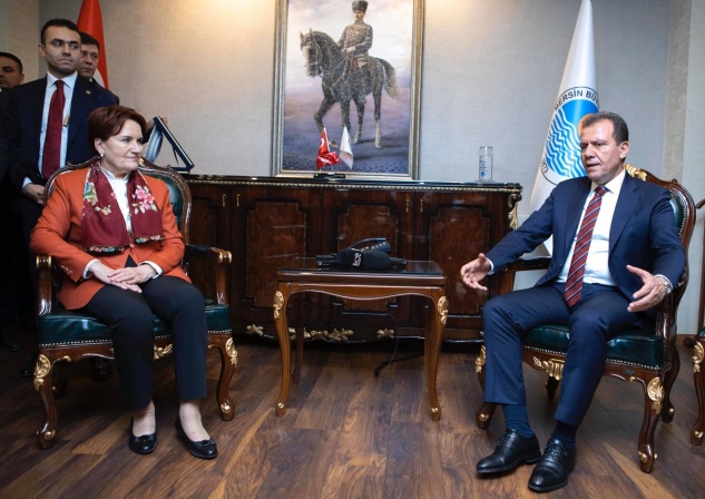 meral aksener feet 2