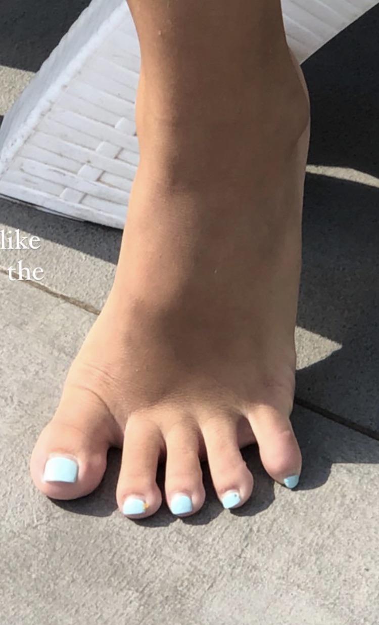 mercedvu feet 1