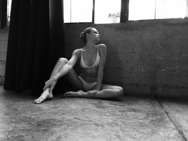 meredith hennessy feet 2