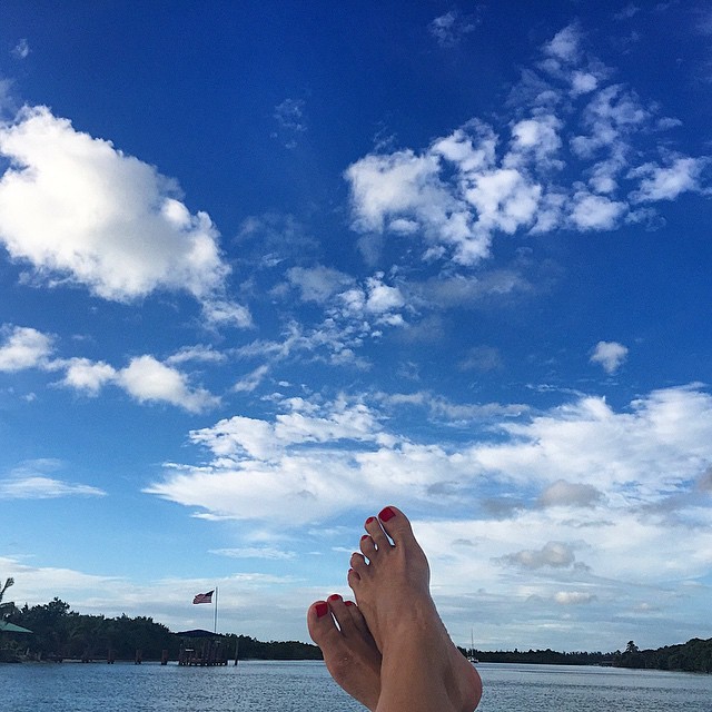 meredith marakovits feet