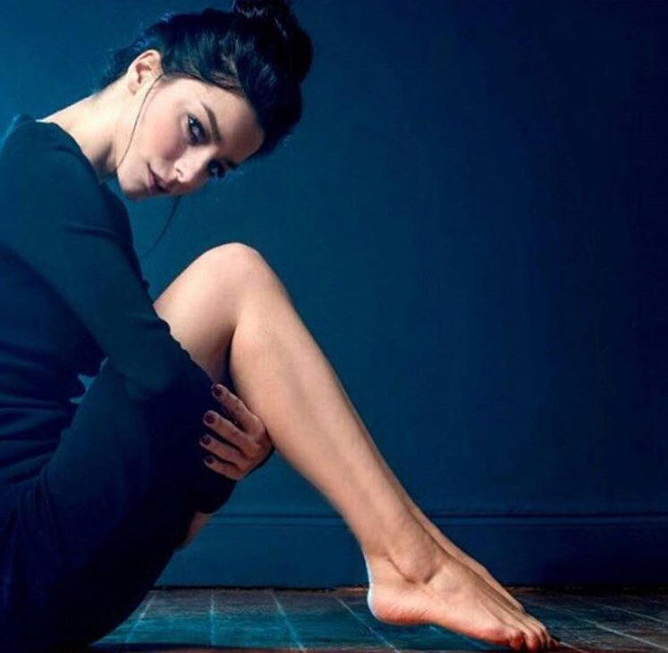 merve bolugur feet 3