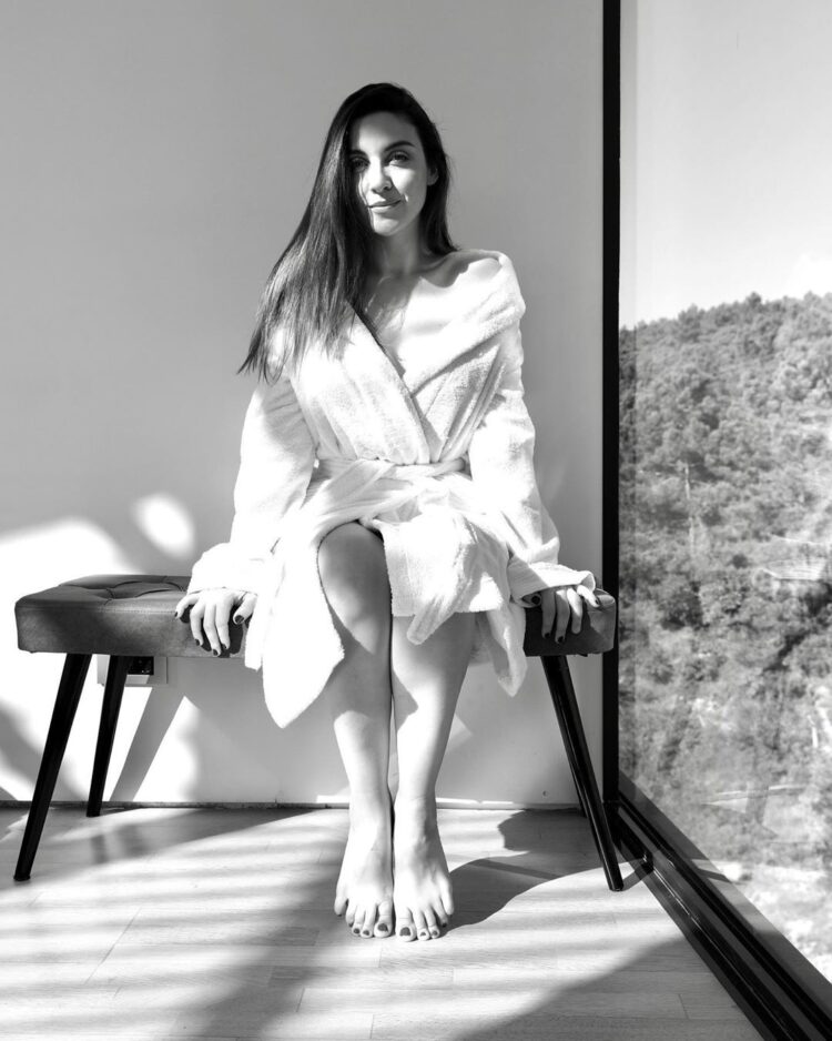 merve ozkaynak feet 2