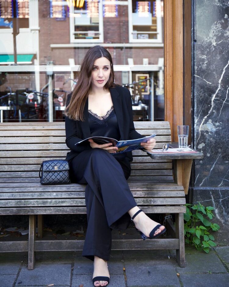 merve ozkaynak feet 3