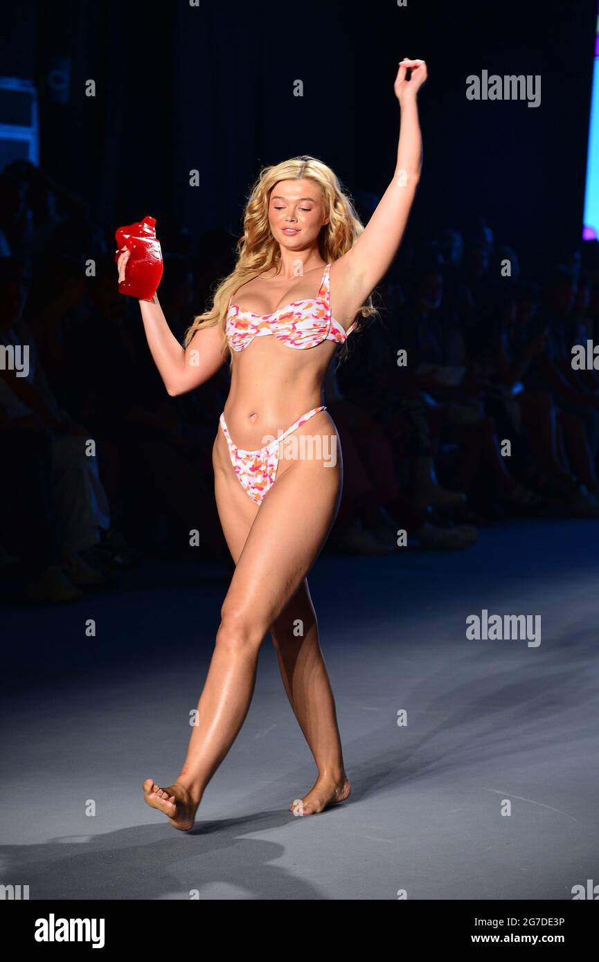 mery racauchi feet 1